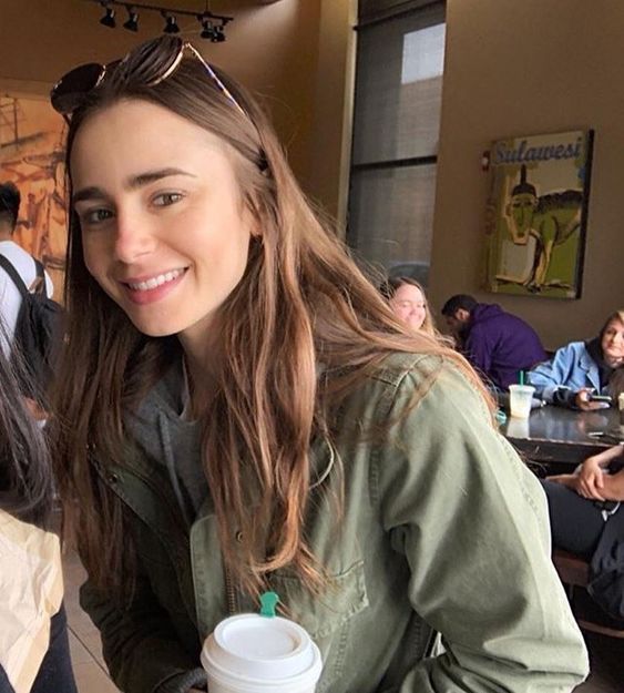 Morning ? #lilycollins